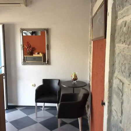 Apartments Qualitas Kotor Exterior photo